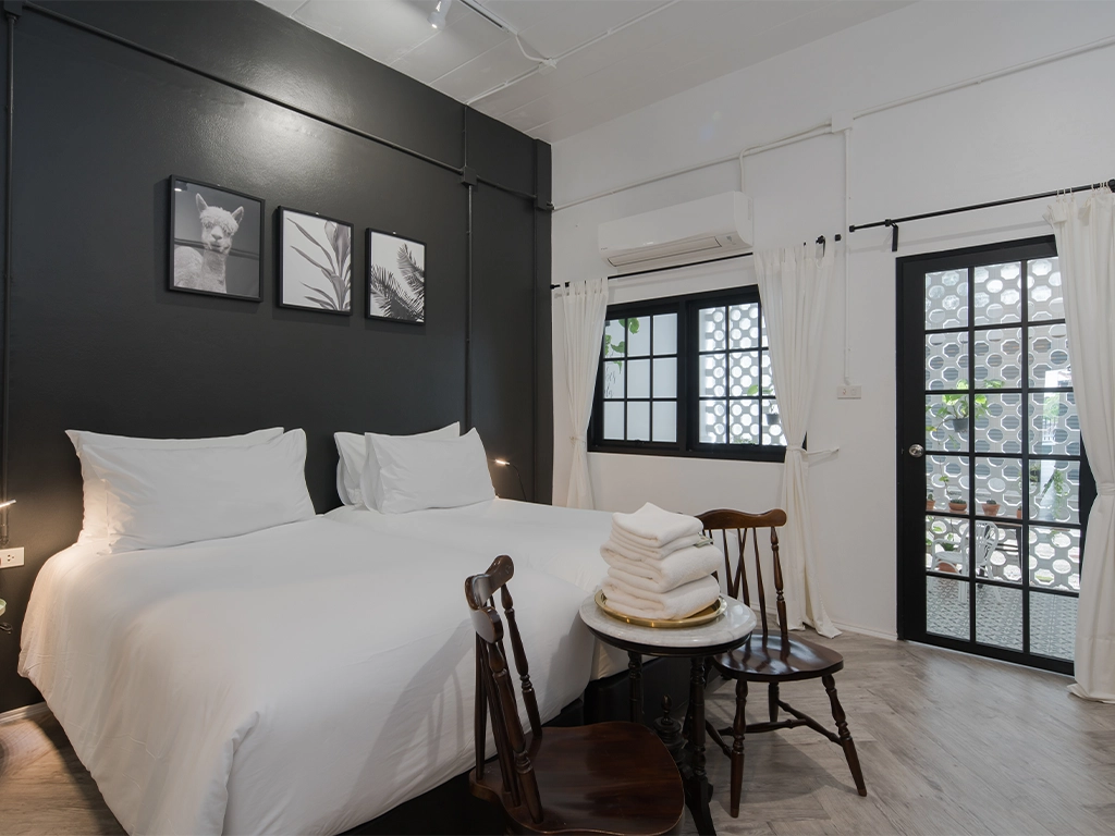 Deluxe Twin Bed